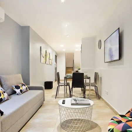 Apartment Duplex Sagrada Familia 1 *